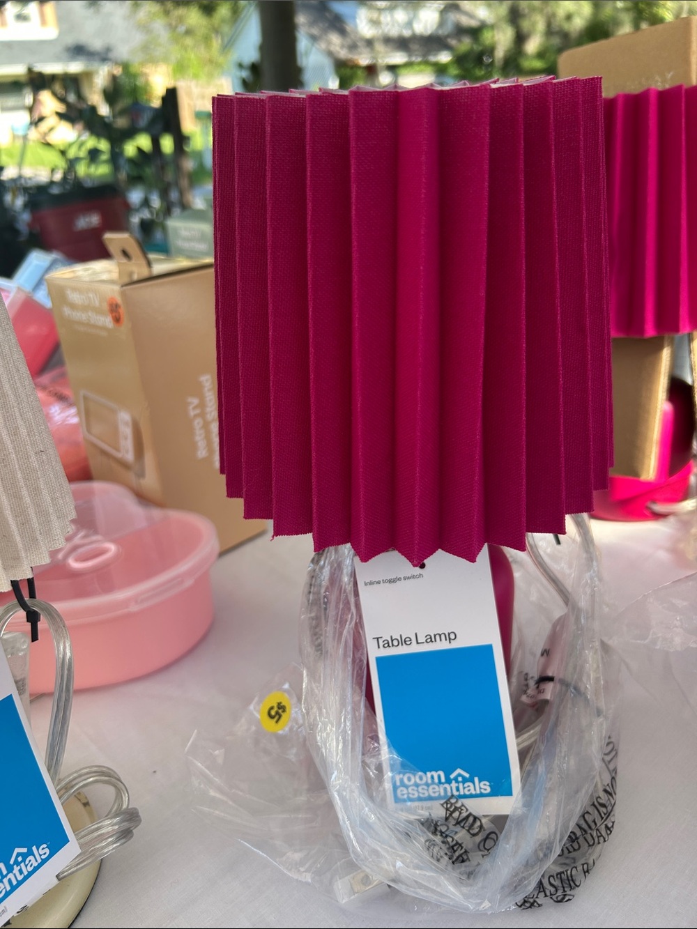Room Essentials Fuchsia Pleated Table Lamp